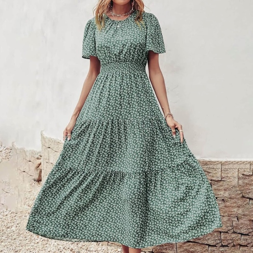 Women's Green Floral Round Neck Tiered Maxi Dress (Size Large)